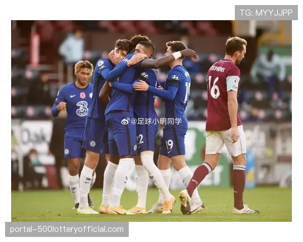 突发：切尔西对伯恩利比赛中，斯特林因伤被提前换下